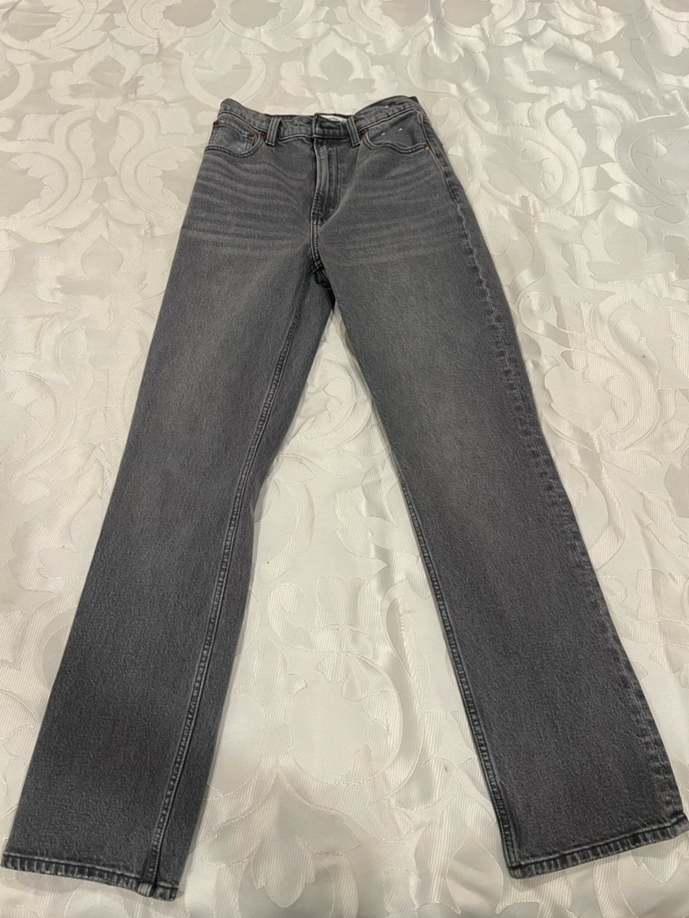 Abercrombie & Fitch Straight Leg Jeans in Washed Gray